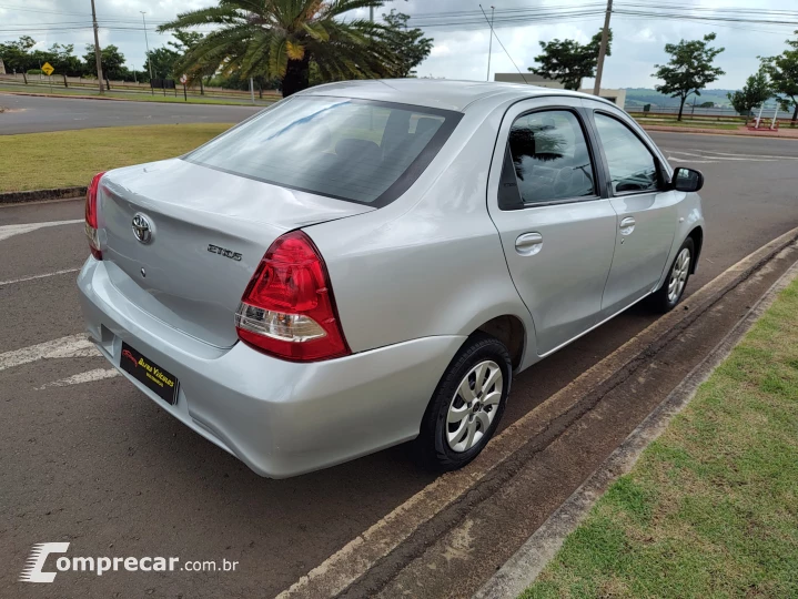 ETIOS 1.5 X Sedan 16V