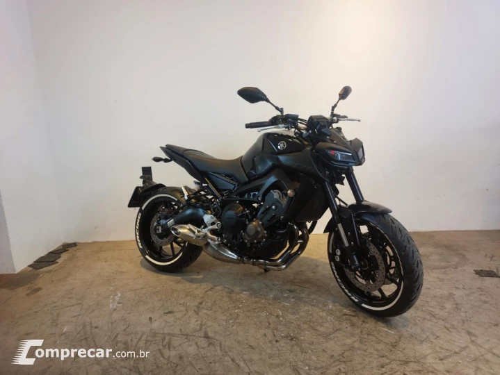 YAMAHA MT-09