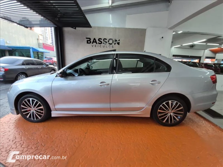 JETTA 2.0 TSI Highline