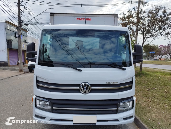 Volkswagen Delivery Express+ 3.0 Prime + Baú (Caminhonete)