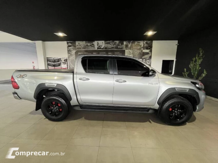 HILUX 2.8 D-4d Turbo CD SR 4X4