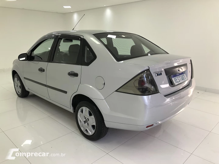 FIESTA 1.6 Rocam Sedan 8V