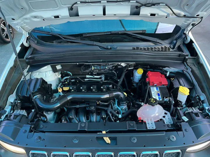 RENEGADE 1.8 16V Longitude