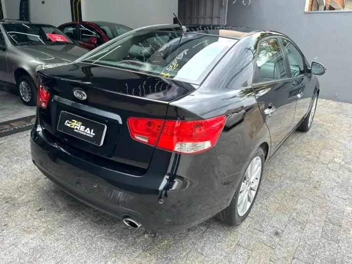 CERATO 1.6 E.213 Sedan 16V