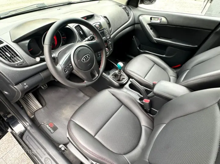 CERATO 1.6 E.213 Sedan 16V