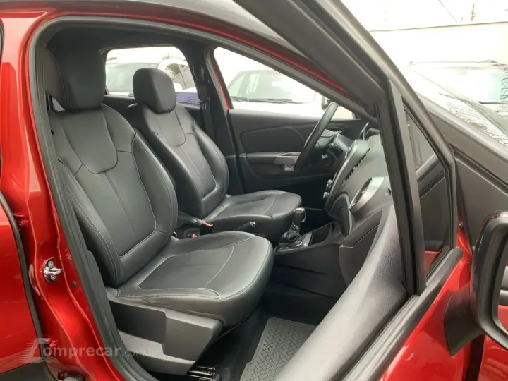 CAPTUR Intense Bose 1.6 16V Flex 5p Aut.