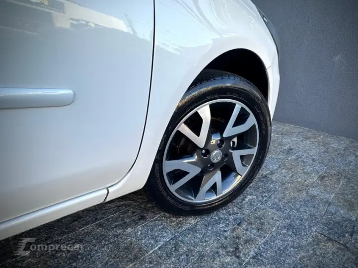 VERSA 1.6 16V Unique