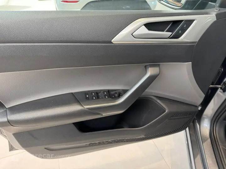 Virtus 1.0 4P 200 TSI FLEX HIGHLINE AUTOMÁTICO