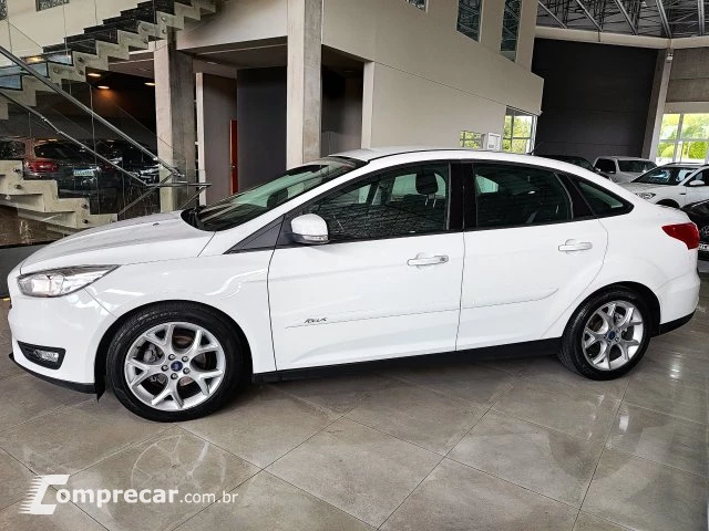 FOCUS SEDAN - 2.0 SE PLUS SEDAN 16V 4P POWERSHIFT