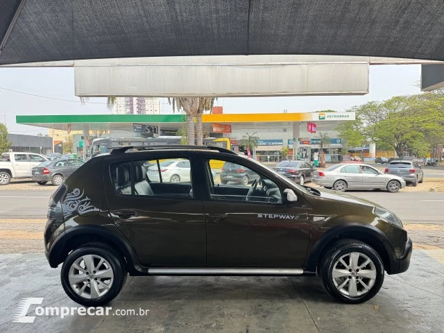 SANDERO - 1.6 STEPWAY 8V 4P MANUAL