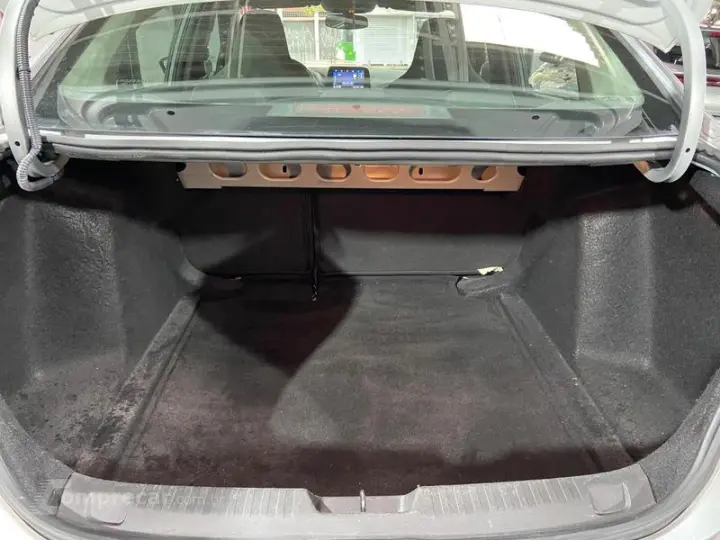 ONIX SEDAN PLUS LT 1.0 12V MANUAL