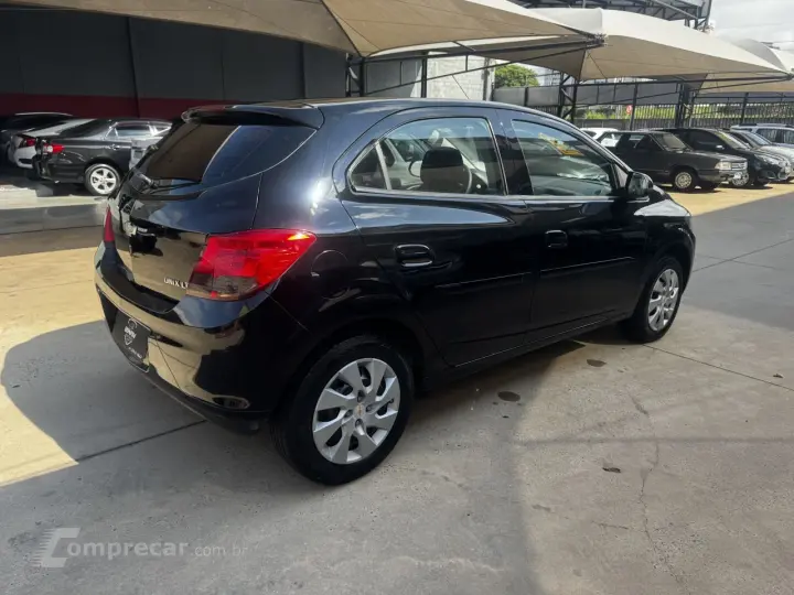 Onix Hatch 1.4 4P FLEX LT