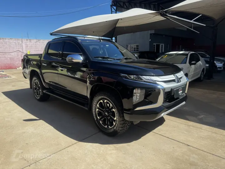 L 200 Triton 2.4 16V SPORT HPE 4X4 CABINE DUPLA TURBO DIESEL