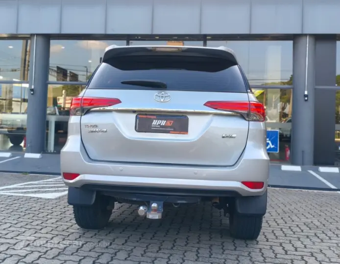 HILUX SW4 2.7 SR 7 Lugares 4X2 16V