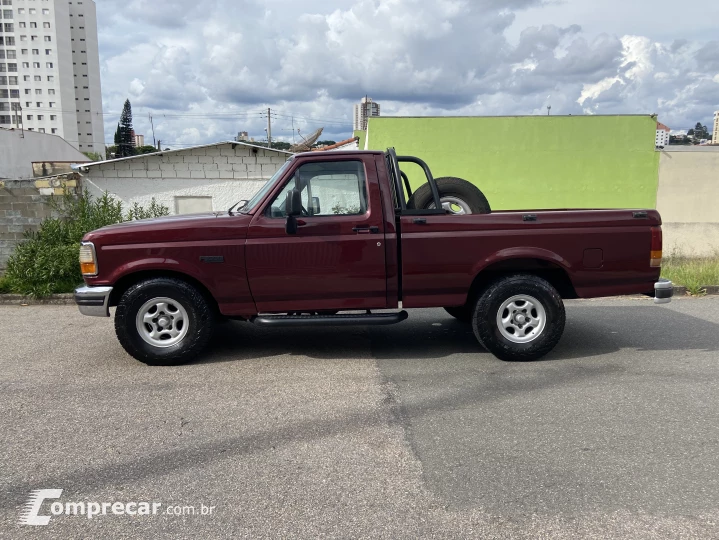 F-1000 2.5 XLT 4X2 CS 8V Turbo