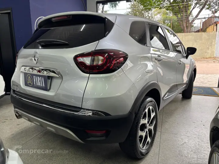 CAPTUR Intense 2.0 16V Flex 5p Aut.