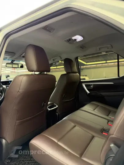 HILUX SW4 2.8 D-4d Turbo SRX 7L 4X4