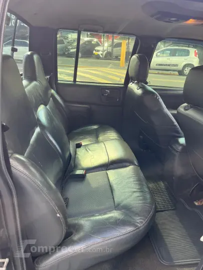 S10 2.4 MPFI Executive 4X2 CD 8V