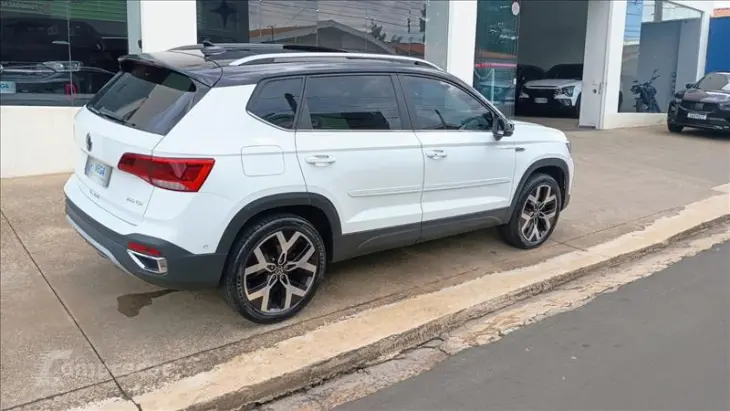 TAOS 1.4 250 TSI Highline