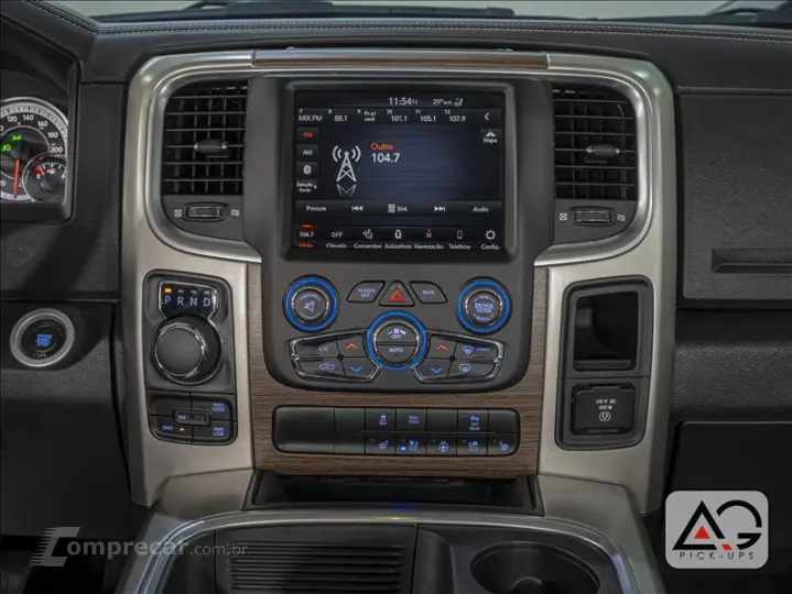 CLASSIC 5.7 V8 Laramie Night Edition CD 4X4