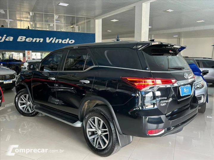 HILUX SW4 2.8 SRX 4X4 7 LUGARES 16V TURBO INTERCO