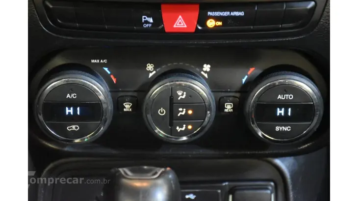 RENEGADE - 1.8 16V LONGITUDE 4P AUTOMÁTICO