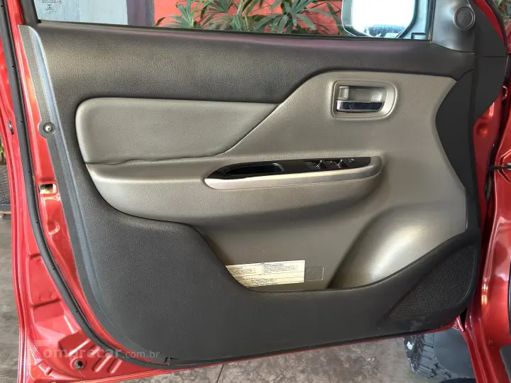 L200 TRITON 2.4 16V TURBO DIESEL SPORT HPE TOP CD 4P 4X4 AUT