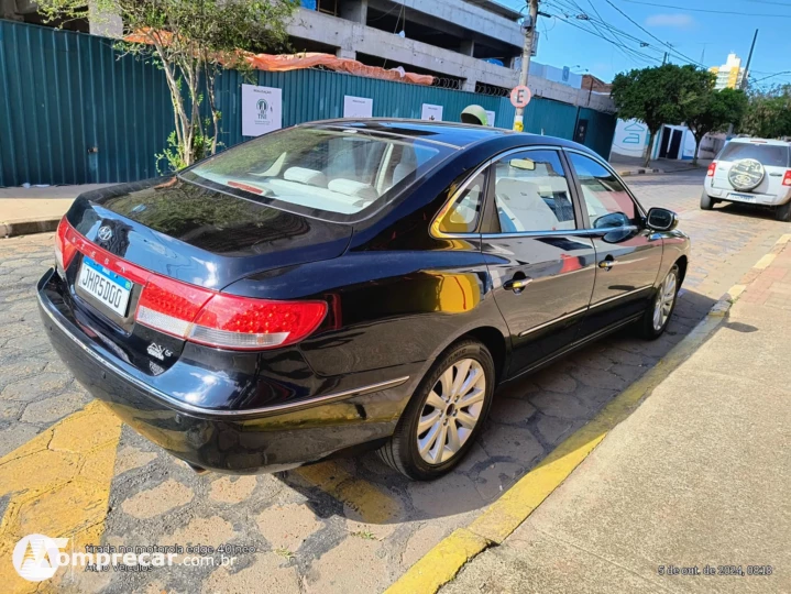 AZERA 3.3 MPFI GLS Sedan V6 24V