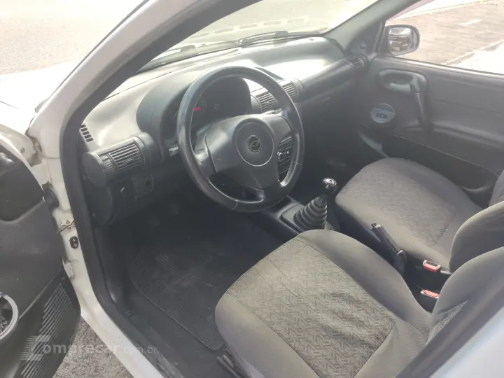 CORSA 1.0 MPFI Classic Sedan Life 8V