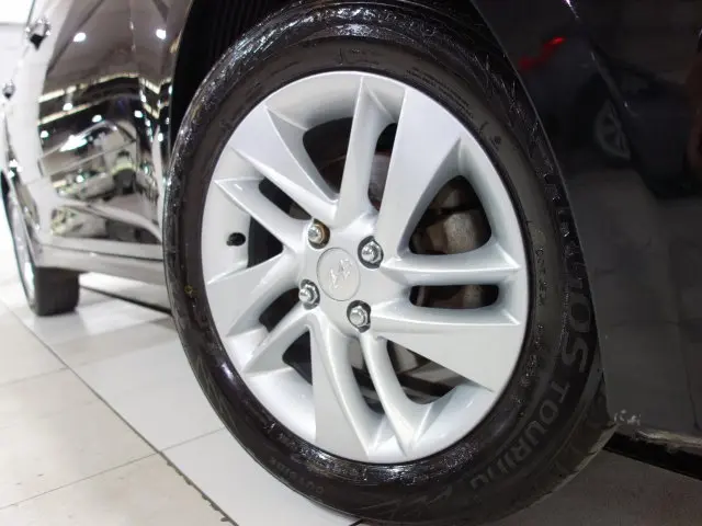 HB20S - 1.6 COMFORT PLUS 16V 4P AUTOMÁTICO