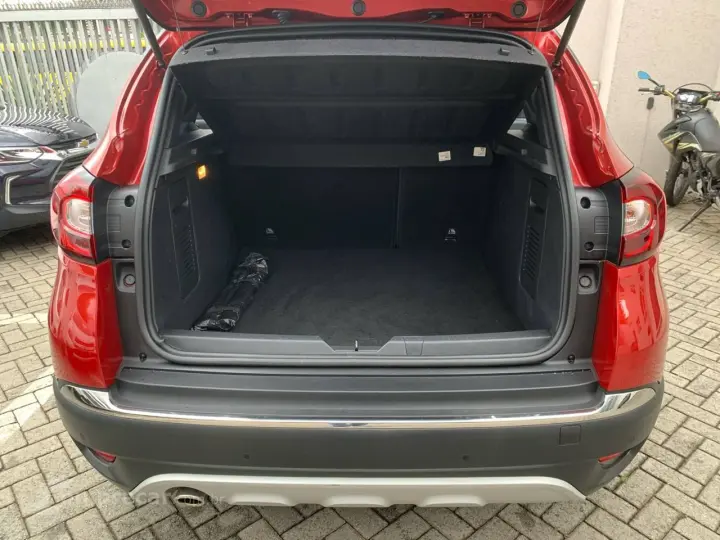 CAPTUR Intense Bose 1.6 16V Flex 5p Aut.