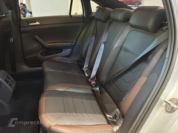 Virtus 1.0 4P 200 TSI FLEX HIGHLINE AUTOMÁTICO