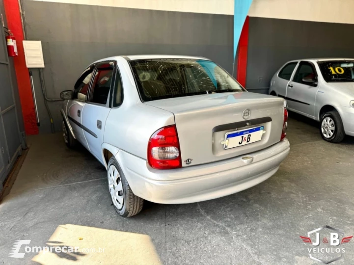 CLASSIC 1.0 MPFI Sedan 8V