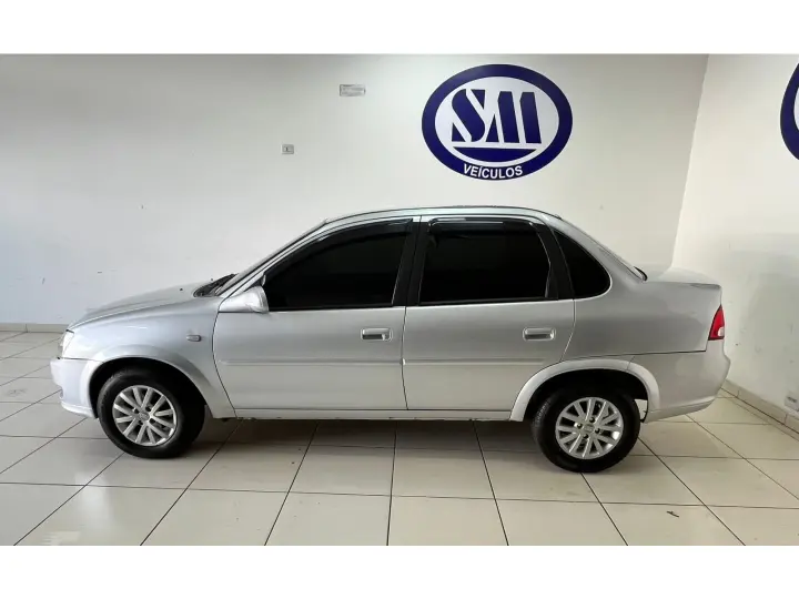 CLASSIC 1.0 MPFI LS 8V FLEX 4P MANUAL