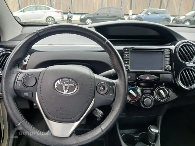 ETIOS SEDAN - 1.5 PLATINUM SEDAN 16V 4P AUTOMÁTICO