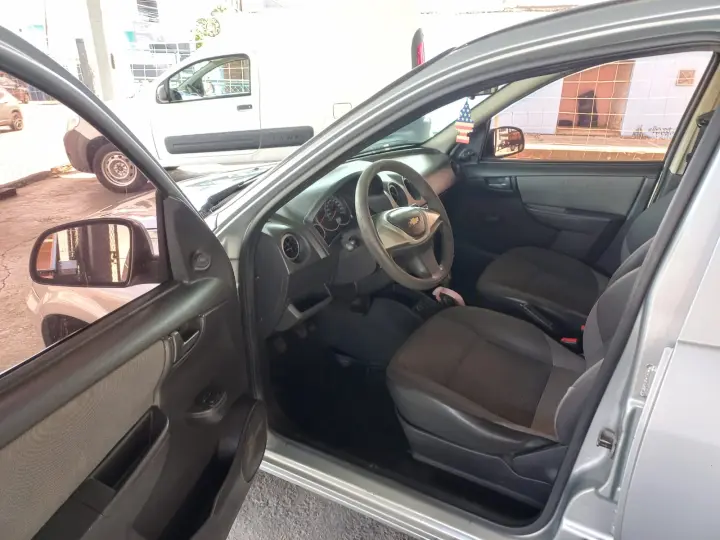 CELTA 1.0 MPFI LT 8V