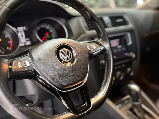 JETTA - 2.0 COMFORTLINE 4P TIPTRONIC