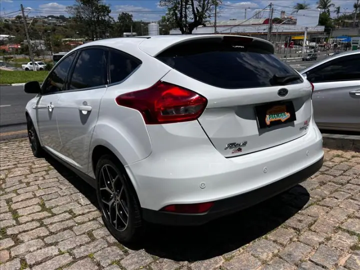 FOCUS 2.0 Titanium Fastback 16V