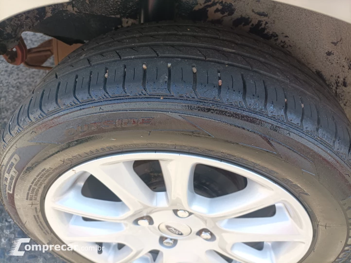 FIESTA 1.6 MPI Class Sedan 8V