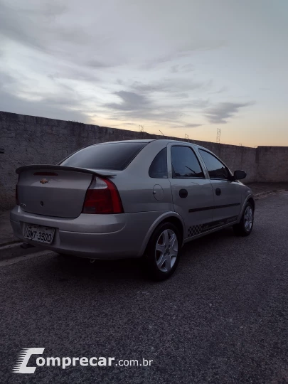 CORSA 1.8 MPFI Sedan 8V