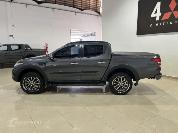 L200 TRITON 2.4 16V Turbo Outdoor Hpe-s CD 4X4