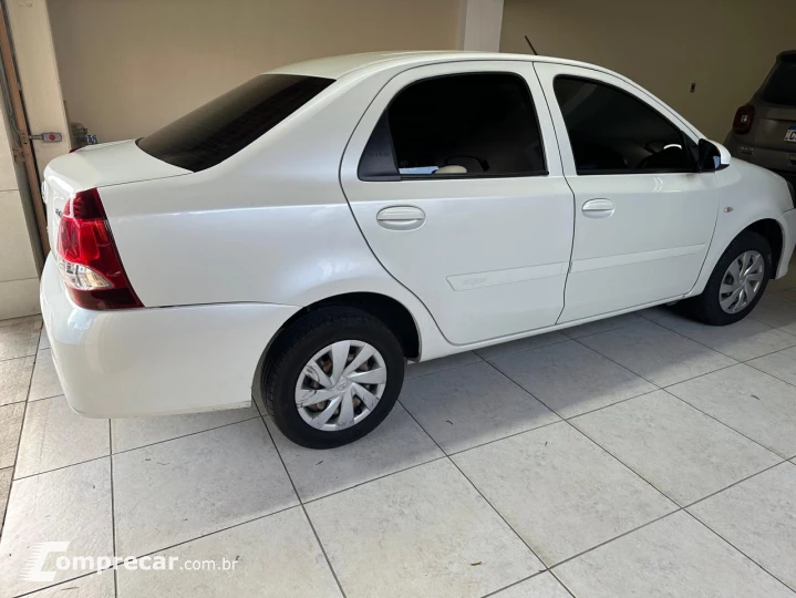 ETIOS 1.5 X Sedan 16V