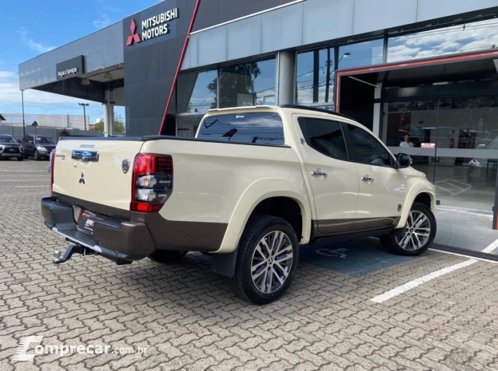 L200 TRITON 2.4 16V Turbo Sport Hpe-s CD 4X4