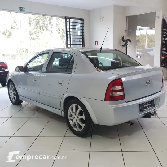 ASTRA 2.0 MPFI Advantage Sedan 8V