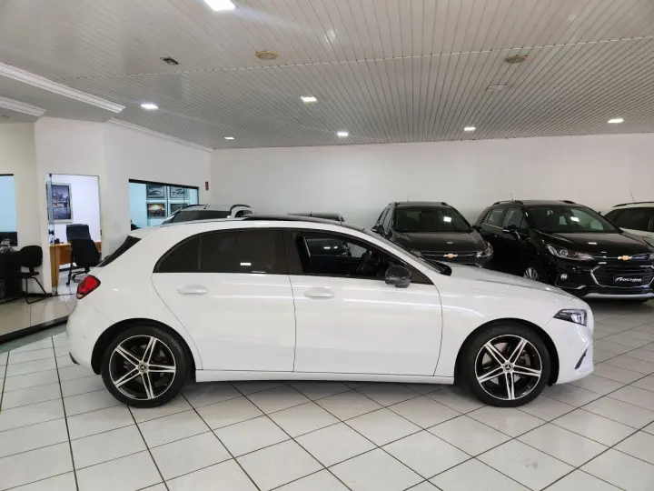 A 250 2.0 16V 4P CGI VISION 7G-DCT AUTOMÁTICO