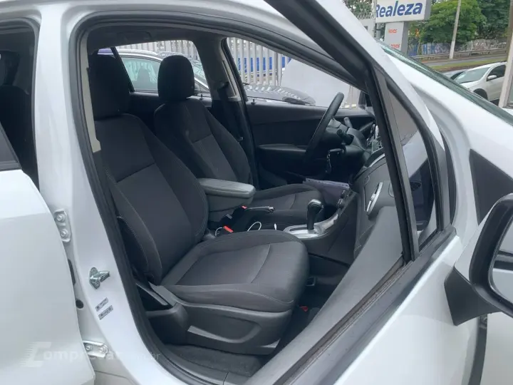 TRACKER LT 1.8 16V Flex 4x2 Aut.