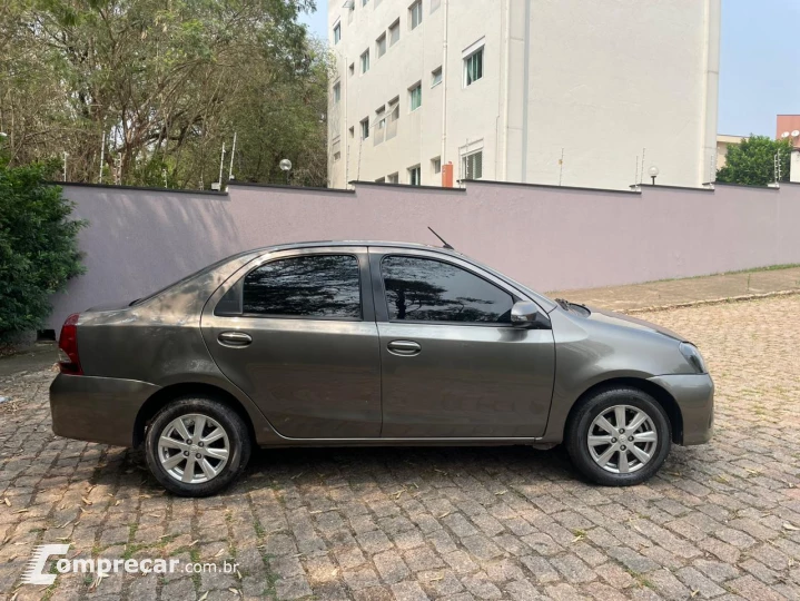 ETIOS 1.5 X Plus Sedan 16V