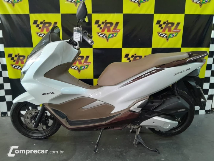 PCX 150 DLX