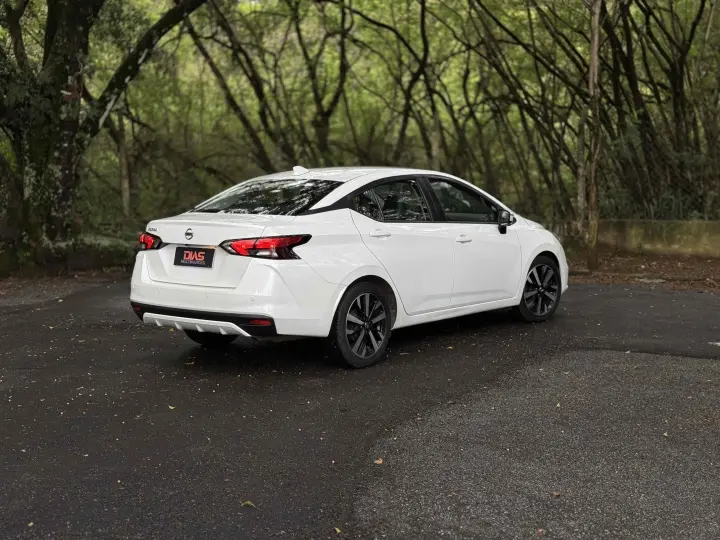 VERSA 1.6 16V FLEX EXCLUSIVE XTRONIC