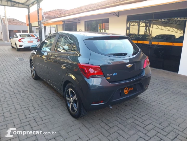 Onix Hatch 1.4 4P FLEX LTZ AUTOMÁTICO